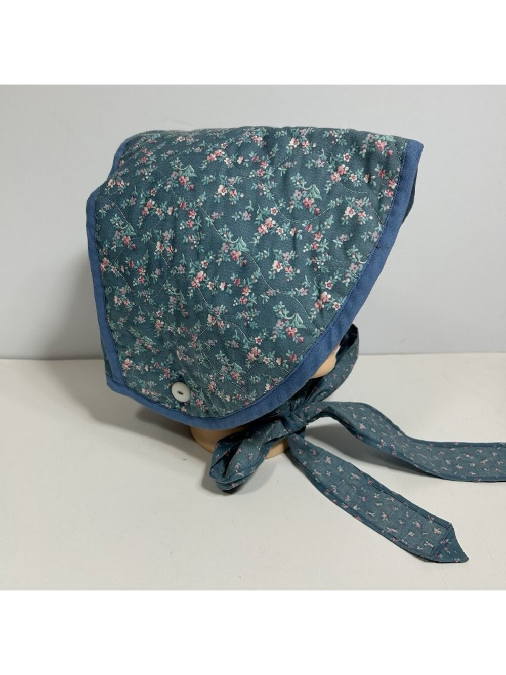 Vintage Handmade Women Bonnet Blue Cotton One Size Colonial Prairie Quilted Tie